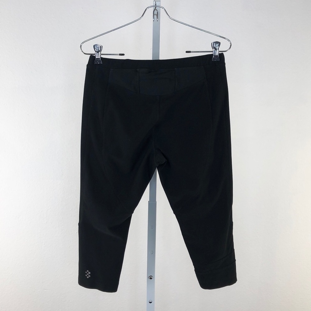 Nike Black Cropped Leggings / Athletic Pants - Picture 2 of 6